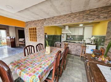 Casa · 97m² · 4 Ambientes · 1 Cochera · Venta Casa 2 Dorm Local a Terminar Apta Credit0