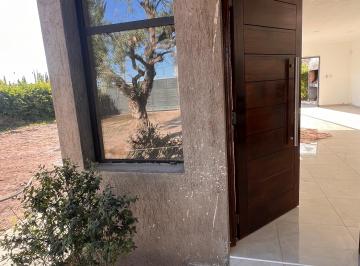 Casa en Alquiler de 5 ambientes · Alquilo Casa a Estrenar en Lujan con Hermosa Vista.