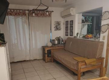 Departamento · 52m² · 3 Ambientes · Departamento en Venta - 2 Dorm. 1 Baño - 52 m² - Flores