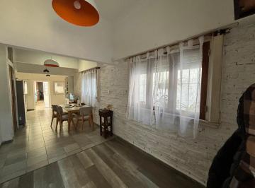 Casa · 118m² · 4 Ambientes · Casa en Venta - 2 Dorm. 2 Baños - 184 m² - La Plata