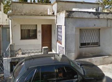 PH · 70m² · 3 Ambientes · PH en Venta - 2 Dorm. 1 Baño - 75 m² - Bernal