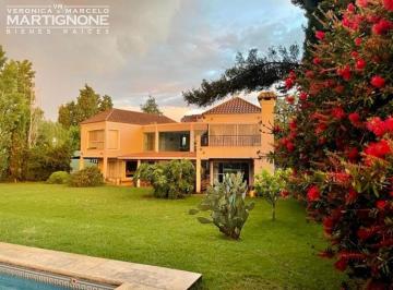 Casa · 341m² · 5 Ambientes · 7 Cocheras · Casa en Venta en Altos de Manzanares - Manzanares Pilar