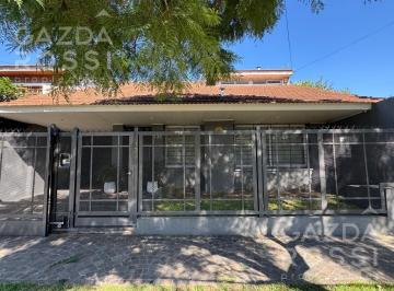 Casa · 232m² · 5 Ambientes · 2 Cocheras · Casa en Venta