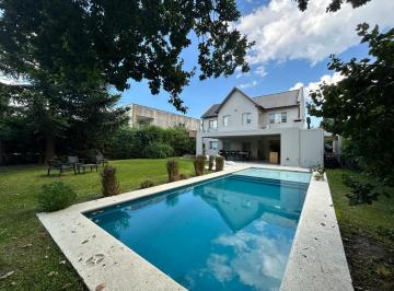 Casa · 175m² · 4 Ambientes · 4 Cocheras · Casa Apto Crédito en Venta en La Barra Village, Escobar