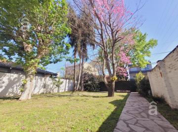 Casa · 175m² · 5 Ambientes · 5 Cocheras · Casa en Venta en Villa Ballester Centro - Lote 550 m²