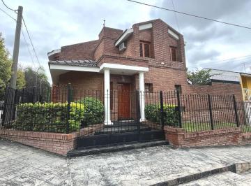 Casa · 134m² · 5 Ambientes · 1 Cochera · Casa 3 Dorm. 1 C/ Baño en Suite - Apto Credito!