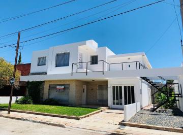 Casa de 10 ambientes, Córdoba · Alquilo Hermosa Casa de 3 Dorm y Pileta en Barrio Bajo Palermo