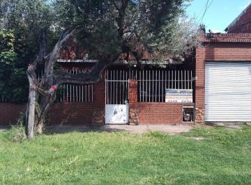 Casa de 3 ambientes, Lanús · Casa Tres Ambientes (Con Renta)