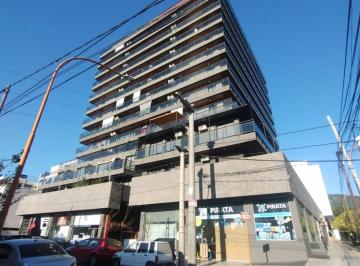 Bodega-Galpón · 51m² · 1 Dormitorio · 1 Cochera · Se Vende Dto de 1 Dormitorio en Miralejos 7