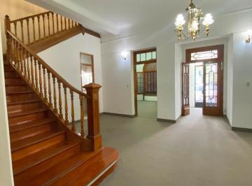 Casa de 15 ambientes, Córdoba · Alquiler Gran Casona Comercial – Perfecta Para Oficinas y Empresas