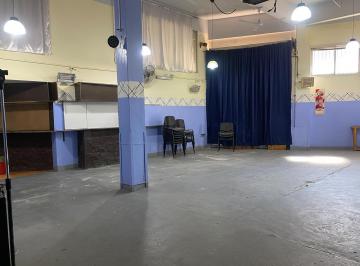 Bodega-Galpón · 265m² · 4 Ambientes · 1 Cochera · Galpón en Lanús Oeste