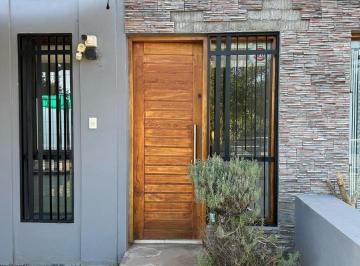 PH · 125m² · 4 Ambientes · 2 Cocheras · PH en Miradores de Manantiales