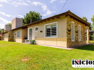 Casa de 2 ambientes, Nueva Atlantis · 3 Cabañas: Av Chascomús Nº 3265 E/ Paso y Blanco - Nueva Atlantis - C930