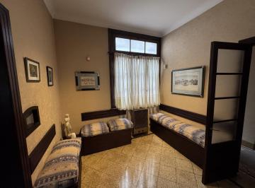 PH · 108m² · 4 Ambientes · 1 Cochera · PH en Venta Barrio La Perla