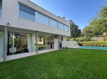 Casa · 345m² · 5 Ambientes · 2 Cocheras · Lib Al Rio - Cancherisima Casa Moderna a Estrenar