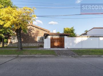 Casa · 115m² · 4 Ambientes · 2 Cocheras · Casa en Don Bosco