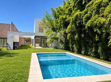 Casa · 126m² · 3 Ambientes · 1 Cochera · Casas Mellizas - Villa California