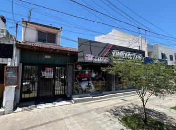 Casa · 250m² · 6 Ambientes · 1 Cochera · ¡Venta Casa Local Departamento en Av Fuerza Aérea 1731, Córdoba! Oportunidad Única