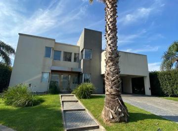 Casa · 320m² · 8 Ambientes · 2 Cocheras · Casa en Venta - Miraflores (Funes Hills)