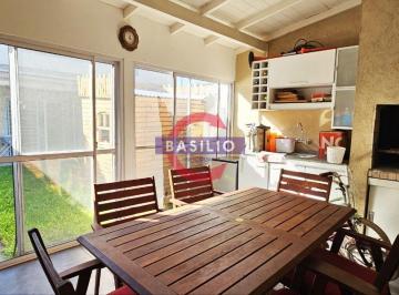 Casa · 96m² · 4 Ambientes · 1 Cochera · Venta Imperdible Dúplex 4 Ambientes con Quincho y Jardín en Carapachay