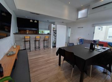 Casa · 140m² · 4 Ambientes · Venta Casa de Pasillo de 3 Dorm., Parrillero y Quincho