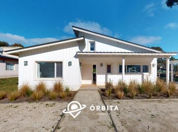 Casa · 128m² · 4 Ambientes · Casa a La Venta en Costa Esmeralda, Ecuestre