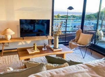 Departamento · 85m² · 4 Ambientes · 1 Cochera · Apartamento en Primera Linea de Rambla Costanera