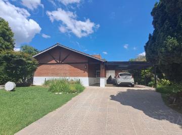 Casa · 229m² · 5 Ambientes · 2 Cocheras · Ldo. Venta Casa 5 Amb Doble Lote Pileta. Los Cardales Country Club