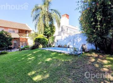 Casa · 174m² · 5 Ambientes · 1 Cochera · Casa 5 Amb C/ Parque, Pileta, Quincho y Garaje
