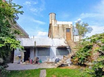 Casa · 120m² · 5 Ambientes · 1 Cochera · Casa con Local en Pompeya Merlo