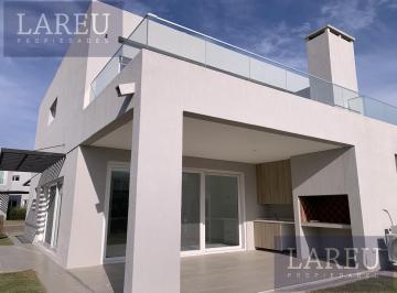 Casa · 130m² · 4 Ambientes · 1 Cochera · Town House Alquiler. La Calesa, Pilará.