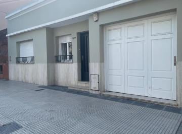 Casa · 85m² · 3 Ambientes · 1 Cochera · Casa en Zárate Centro
