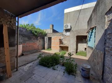 Casa · 95m² · 3 Dormitorios · Departamento Interno a Reciclar en Venta en Rosario Sur