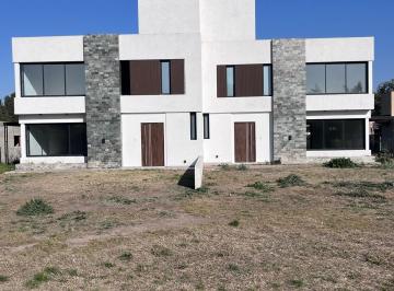 PH · 180m² · 3 Dormitorios · 2 Cocheras · PH - Alta Gracia