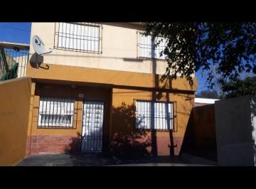 Casa · 60m² · 3 Ambientes · 1 Cochera · Casa en Venta - 2 Dorm. 1 Baño - 2 Cocheras Patio - 100 m² - Santa Teresita