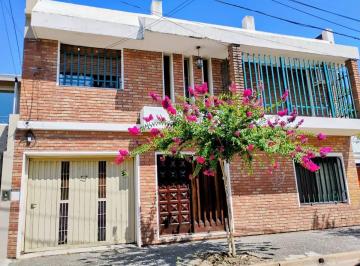 Casa · 90m² · 5 Ambientes · 2 Cocheras · Alquiler Casa 5 Amb Villa Ballester con Cochera