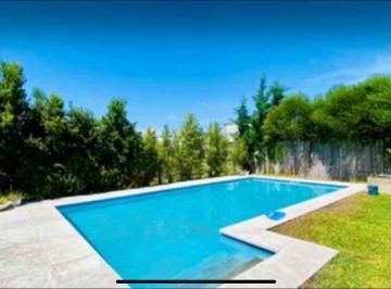 Casa · 180m² · 4 Ambientes · 2 Cocheras · Casa - Vila Marina I