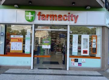 Local comercial · 1050m² · 1 Ambiente · Local en Villa Luro