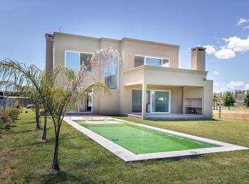 Casa · 261m² · 4 Ambientes · 2 Cocheras · Chateau Pilar | Venta | Excelente Casa a Estrenar de 3 Dorm. y Dependencia/escritorio