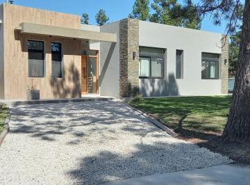 Casa de 4 ambientes, La Plata · Casa 3 Dorm. en Alquiler Permanente (Miralagos)
