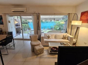 Casa · 75m² · 3 Ambientes · 1 Cochera · Boulevard del Sol | Venta | Muy Lindo Dúplex 3 Ambientes con Jardín - Apto Crédito
