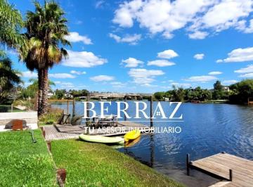 Casa · 310m² · 7 Ambientes · 2 Cocheras · Casa Alquiler Anual 7 Ambientes Amoblada a La Laguna en San Isidro Labrador Lote de 900 m²