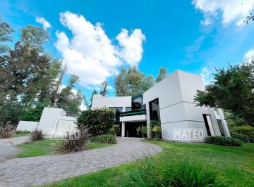 Casa de 7 ambientes, Moreno · Diseño Minimalista
