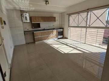 Departamento de 2 ambientes, Lanús · ¡Muy Lindo Semipiso Al Contrafrente C/balcon Frances!