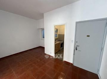 Departamento · 33m² · 2 Ambientes · Av San Juan Al 3800 - Contrafrente 33 m² Impecable Baño y Cocina Completos