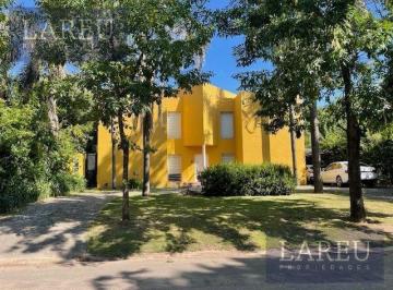 Casa · 280m² · 6 Ambientes · Casa en Boulevares, Pilar
