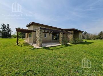 Campo · 220m² · 3 Ambientes · 2 Cocheras · Chacra en Puerto Panal