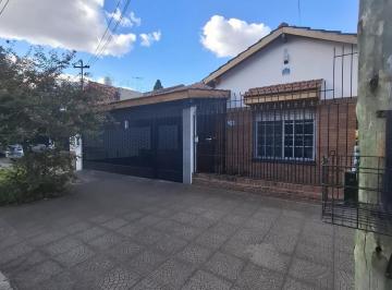 general-san-martin-villa-maipu-venta-casa-3-ambientes · Casa 3 Amb con Garage, Quincho y Parque