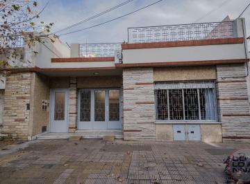 PH · 95m² · 5 Ambientes · PH en Villa Saenz Peña