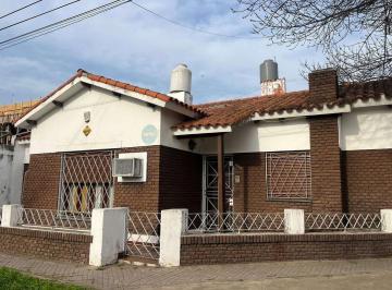 Imagen 1 - Casa reciclada de 2 dormitorios con patio, parrillero y terraza en Paraguay y Centeno. - · Casa Reciclada de 2 Dorm. con Patio, Parrillero y Terraza en Paraguay y Centeno.